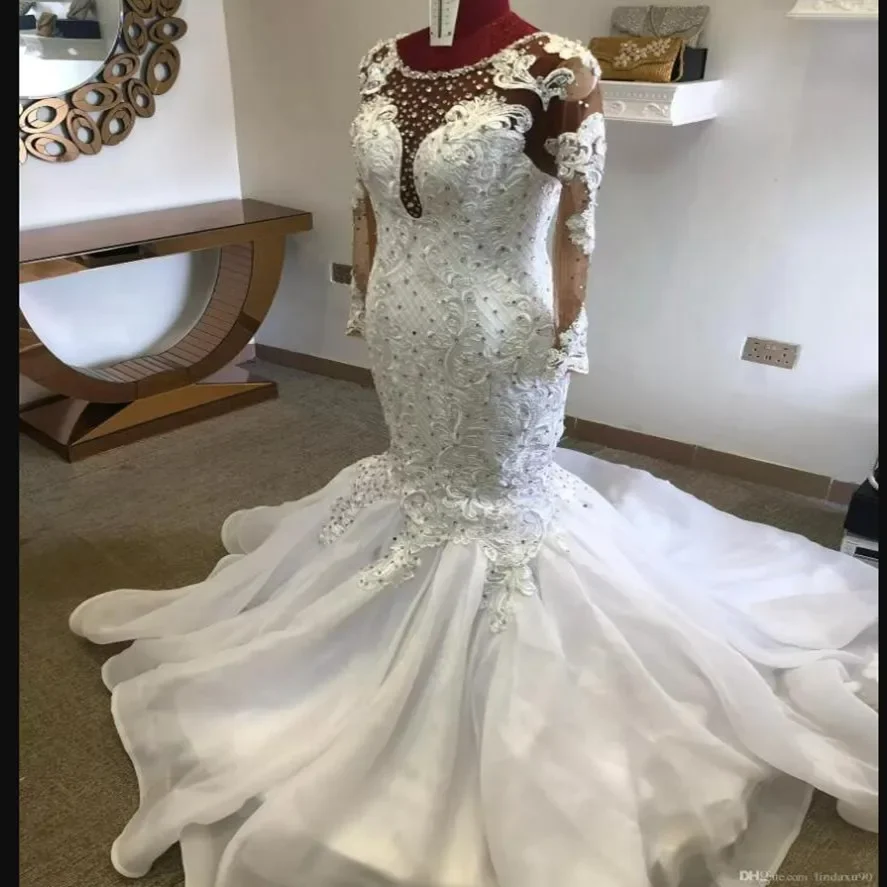 Customized Fashion Scoop Embroidery Beads Bridal Dresses Robes De Mariée Real Photo Illsion Long Sleeves Mermaid Wedding Gowns
Customized Fashion Scoop Embroidery Beads Bridal Dresses Robes De Mariée Real Photo Illsion Long Sleeves Mermaid Wedding Gowns