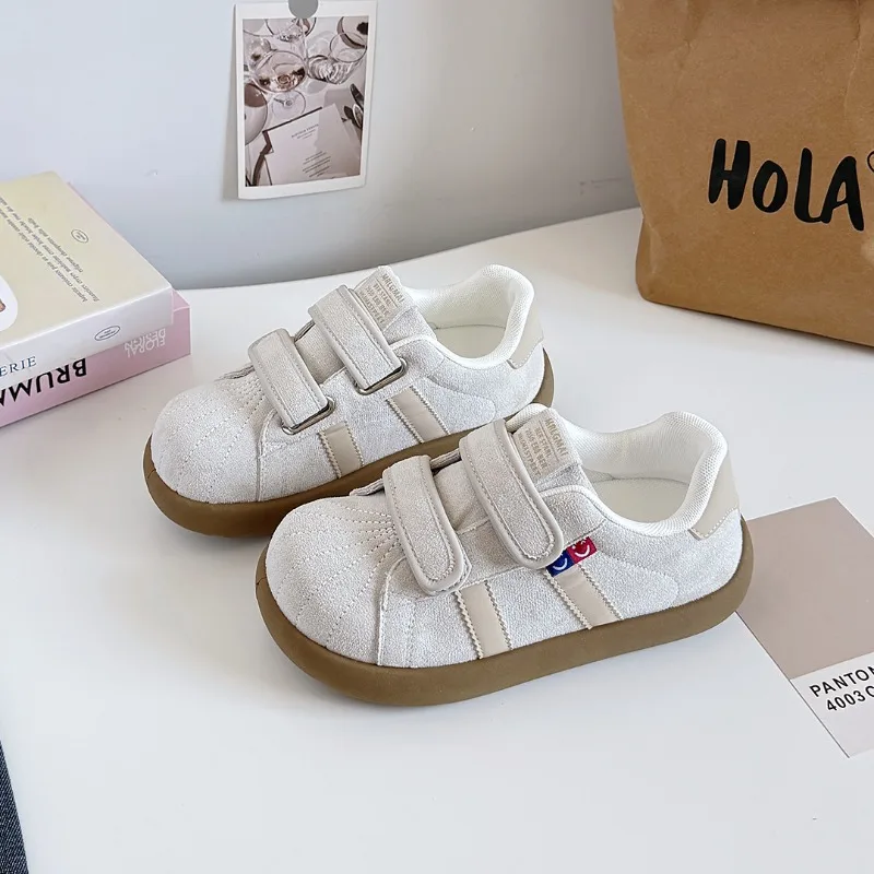 Women's Suede Velcro Sneakers 2026 Spring Round Toe Breathable Casual American Style Chunky Flat Canvas Shoes For Ladies
Women's Suede Velcro Sneakers 2026 Spring Round Toe Breathable Casual American Style Chunky Flat Canvas Shoes For Ladies