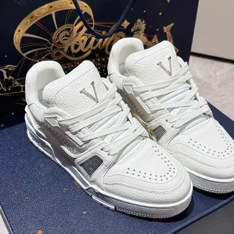 2025 Latest solid color metal thickened and increased shoes Joker trend casual men's shoes
2025 Latest solid color metal thickened and increased shoes Joker trend casual men's shoes