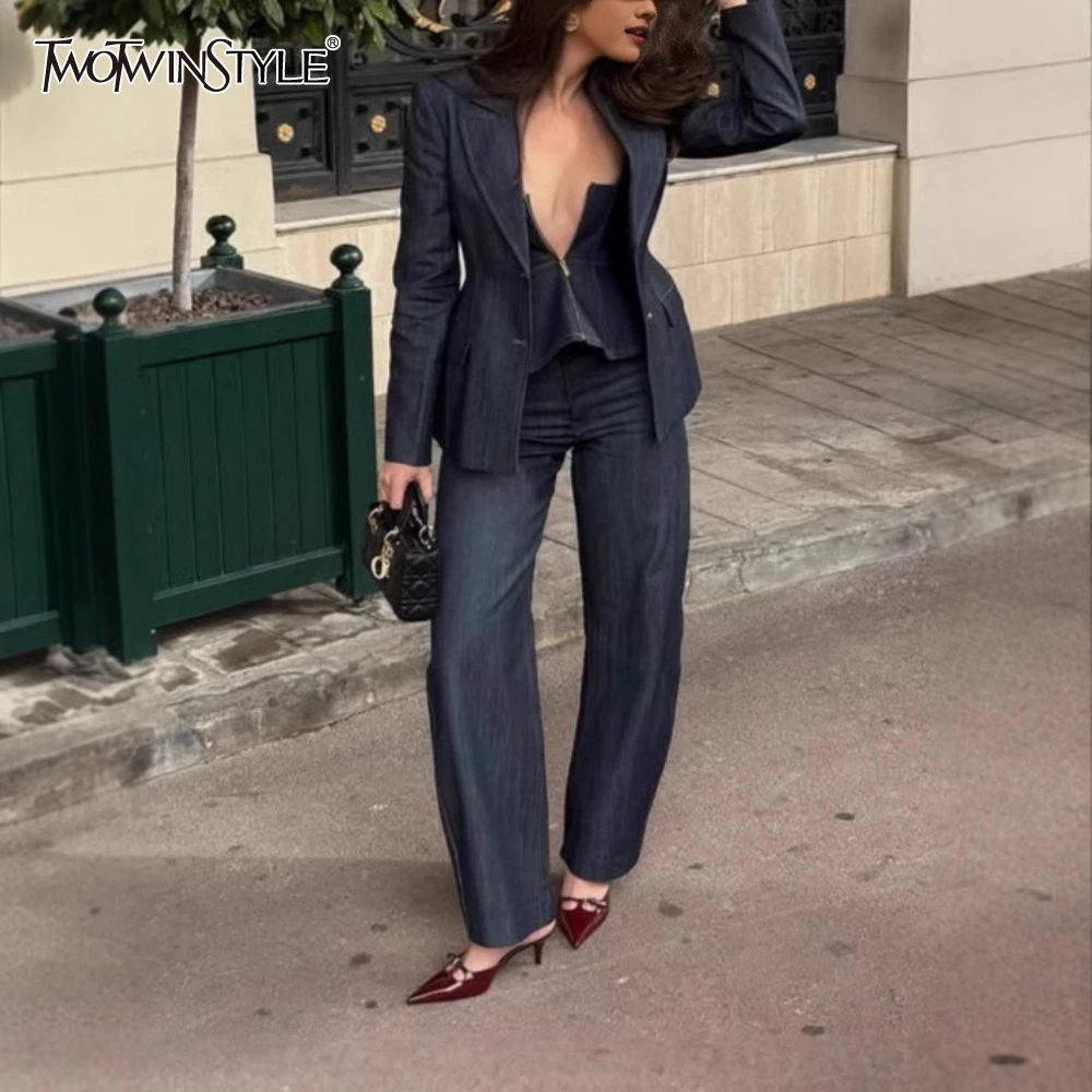 TWOTWINSTYLE Solid Three Piece Set for Women Lapel Long Sleeve Coat Square Neck Sleeveless Vest High Waist Pant Sets Female
TWOTWINSTYLE Solid Three Piece Set for Women Lapel Long Sleeve Coat Square Neck Sleeveless Vest High Waist Pant Sets Female