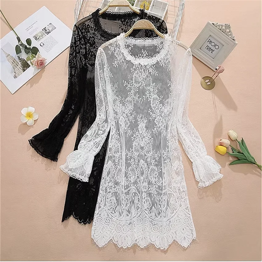2025 New Women Flare Sleeve Lace Blouse Elegant Lady O-neck Mesh Blousas Hollow Out Shirt Tops Pullovers Fairy Bottomings WZ2426
2025 New Women Flare Sleeve Lace Blouse Elegant Lady O-neck Mesh Blousas Hollow Out Shirt Tops Pullovers Fairy Bottomings WZ2426