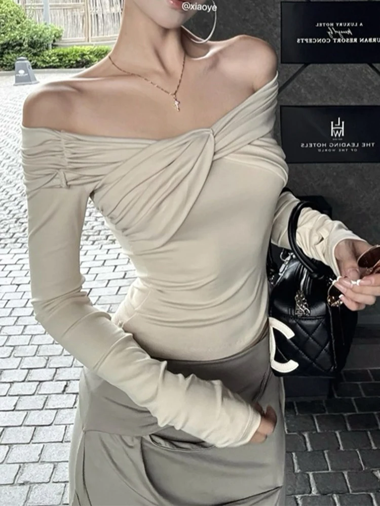 Женская футболка High Street Hot Girl с витой талией на одно плечо, короткая футболка с длинными рукавами, нерегулярная полуюбка, длинная висячая юбка 2025
Женская футболка High Street Hot Girl с витой талией на одно плечо, короткая футболка с длинными рукавами, нерегулярная полуюбка, длинная висячая юбка 2025