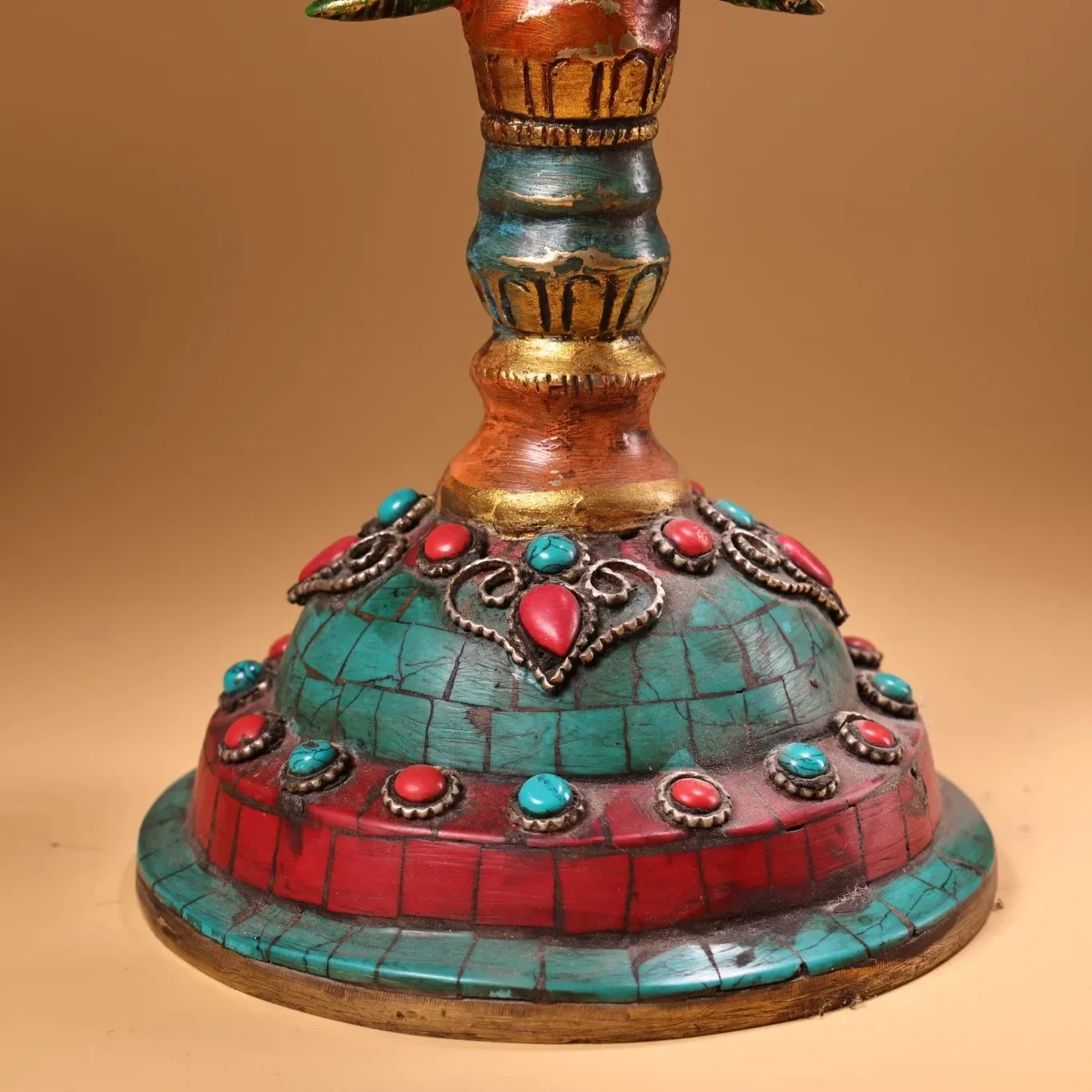 17"Tibetan Temple Collection Old Bronze Outline in gold Mosaic Gem Turquoise Phoenix Lotus Wind Chime Candlestick Oil lamp
17"Tibetan Temple Collection Old Bronze Outline in gold Mosaic Gem Turquoise Phoenix Lotus Wind Chime Candlestick Oil lamp