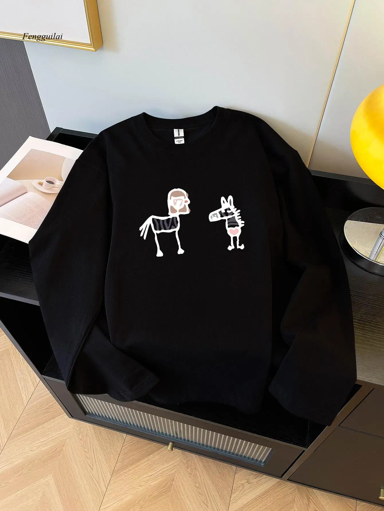 Casual Long Sleeve Crew Neck T-Shirt with Whimsical Dog & Cat Print - Soft Cotton, Regular Fit, Autumn Winter Fashion Top
Casual Long Sleeve Crew Neck T-Shirt with Whimsical Dog & Cat Print - Soft Cotton, Regular Fit, Autumn Winter Fashion Top