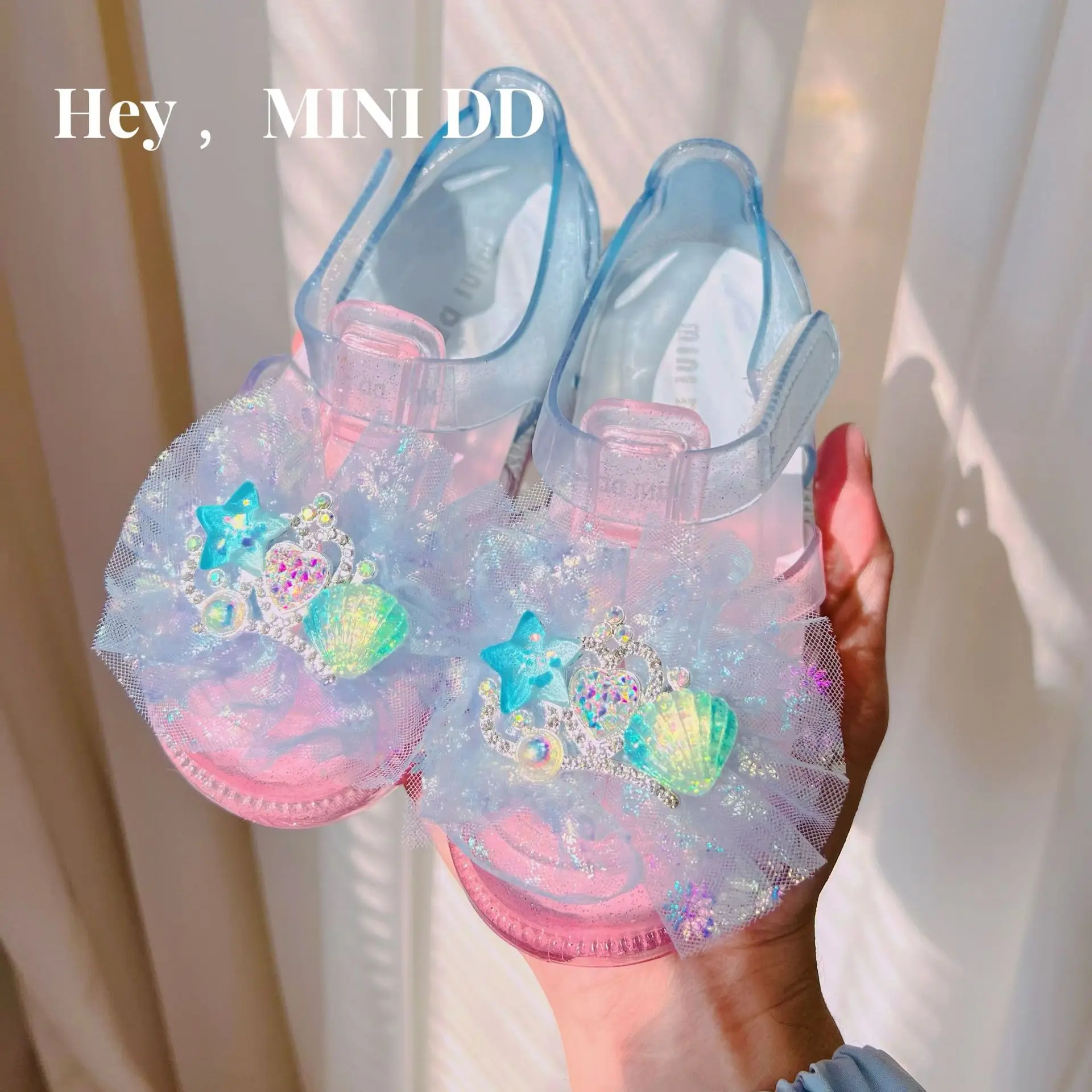 Girls' Princess Sandals 2025 Summer New Children's Jelly Sandals Soft Bottom Closed-toe Anti-collision Baby Kid's Beach Shoes
Girls' Princess Sandals 2025 Summer New Children's Jelly Sandals Soft Bottom Closed-toe Anti-collision Baby Kid's Beach Shoes