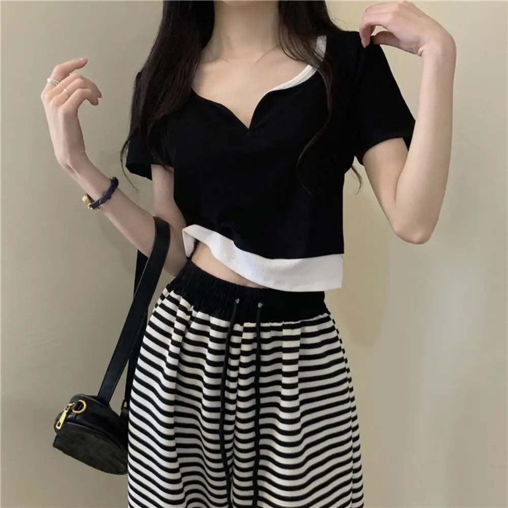 Fashion Y2K Fake Two Pieces Top V-neck Patchwork Slim Crop Top Women Spicy Girl Chic Short Sleeve T-shirts Summer
Fashion Y2K Fake Two Pieces Top V-neck Patchwork Slim Crop Top Women Spicy Girl Chic Short Sleeve T-shirts Summer
