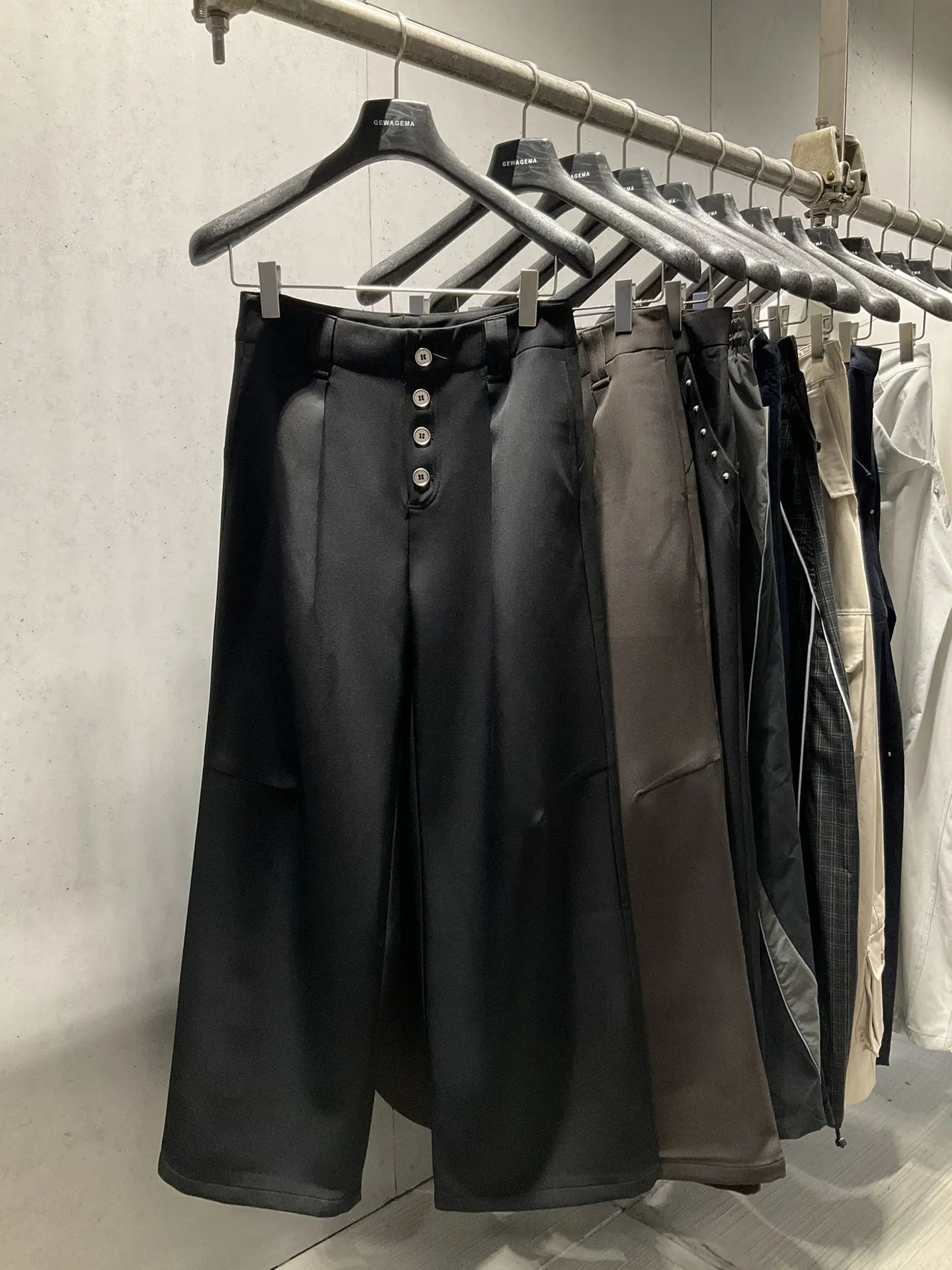 American Style High Waist Wide Leg Pants Loose Commuter West Pants Men GEWAGEMA Minimalist Style Cotton Casual Pants
American Style High Waist Wide Leg Pants Loose Commuter West Pants Men GEWAGEMA Minimalist Style Cotton Casual Pants