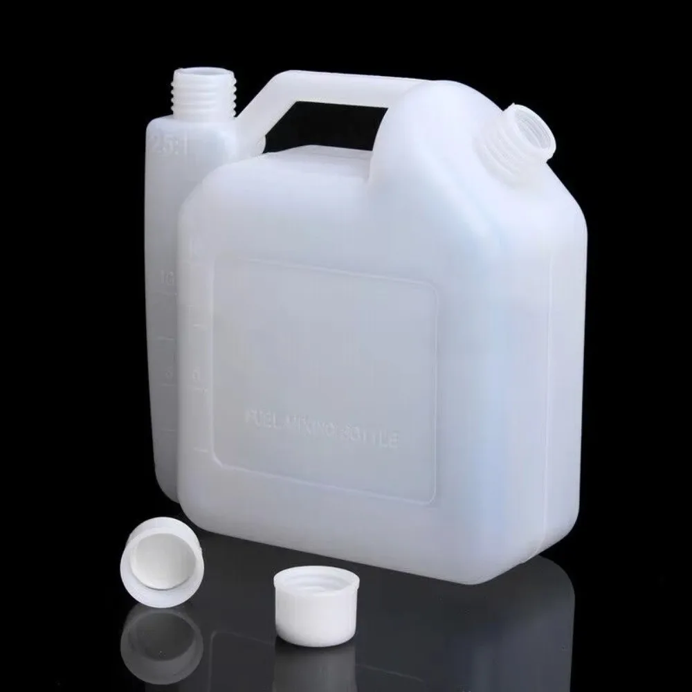 Garden Supplies 1 Liter Capacity Oil Pot 1:25 Mix Ratio 50:1 Mix Ratio Fuel Mixing Bottle Petrol Mixing Bottle
Garden Supplies 1 Liter Capacity Oil Pot 1:25 Mix Ratio 50:1 Mix Ratio Fuel Mixing Bottle Petrol Mixing Bottle