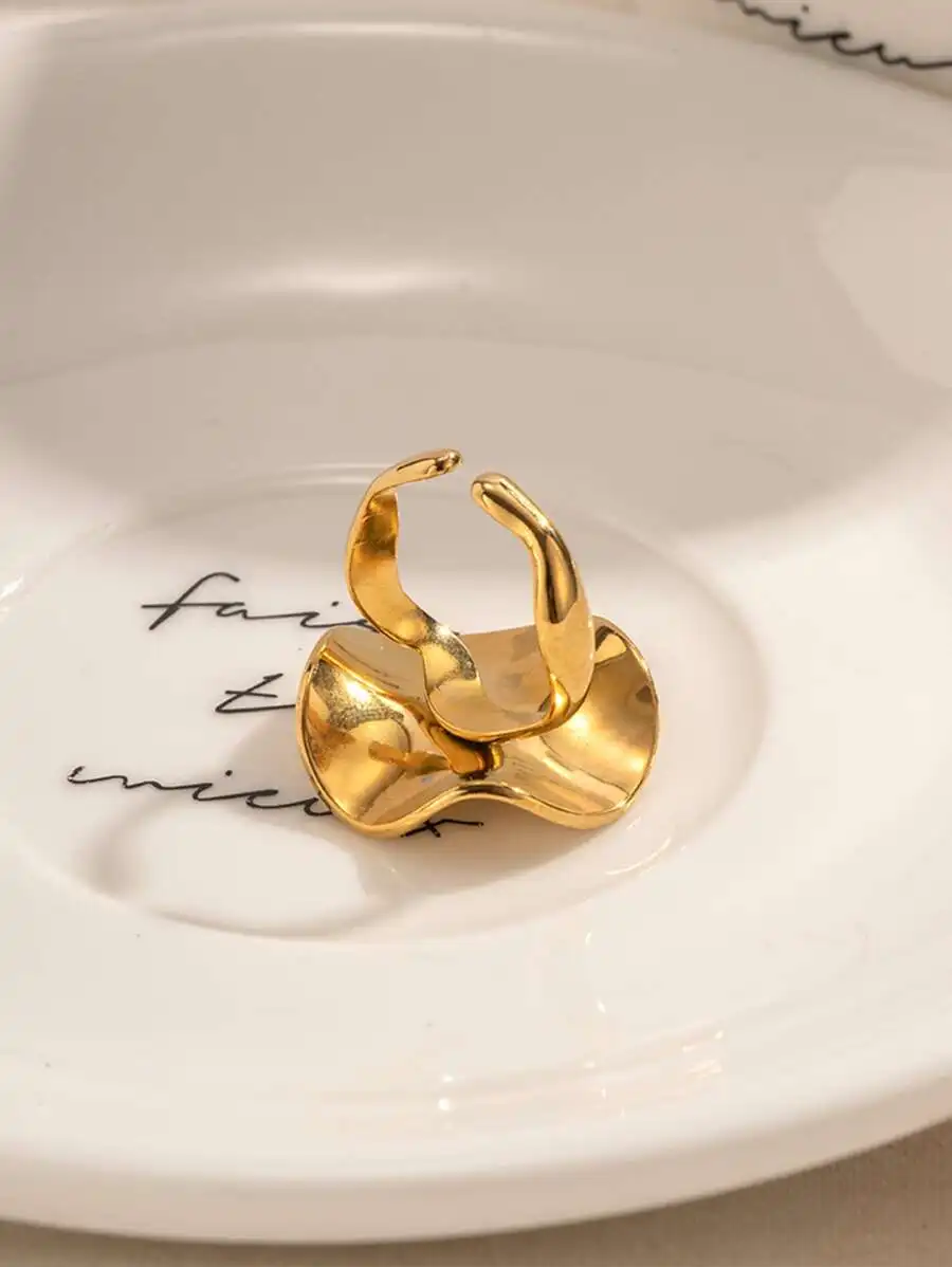 Funky Circular Pleated Texture Adjustable Ring For Women Daily Party Wearing
Funky Circular Pleated Texture Adjustable Ring For Women Daily Party Wearing