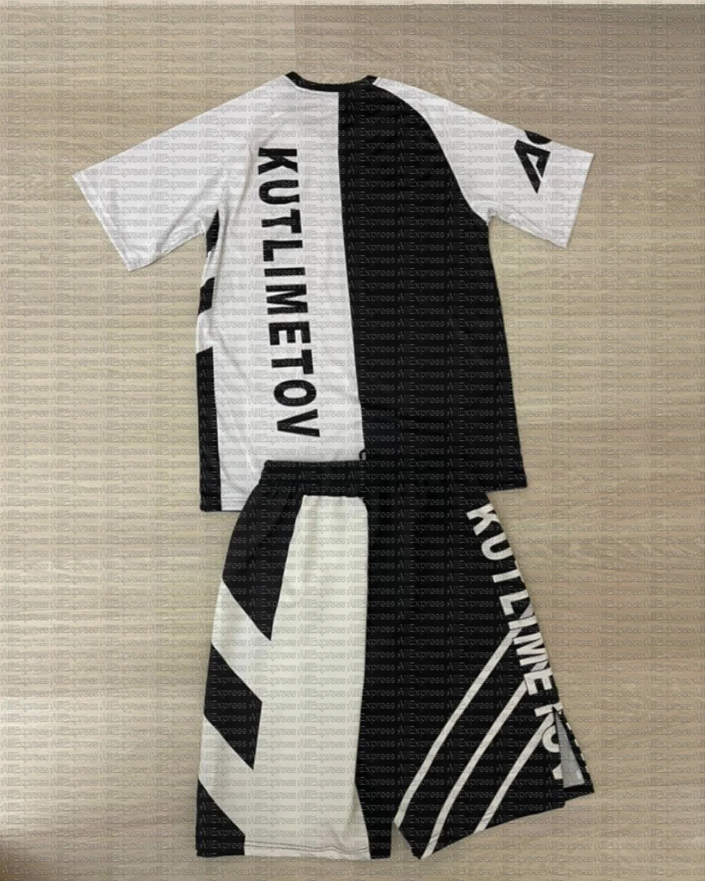 KUTLIMETV MMA Competition Edition Men's Breathable Jersey Set-Boxing Fighting Tee And Shorts for Wrestling Running Sweat Absorb
KUTLIMETV MMA Competition Edition Men's Breathable Jersey Set-Boxing Fighting Tee And Shorts for Wrestling Running Sweat Absorb