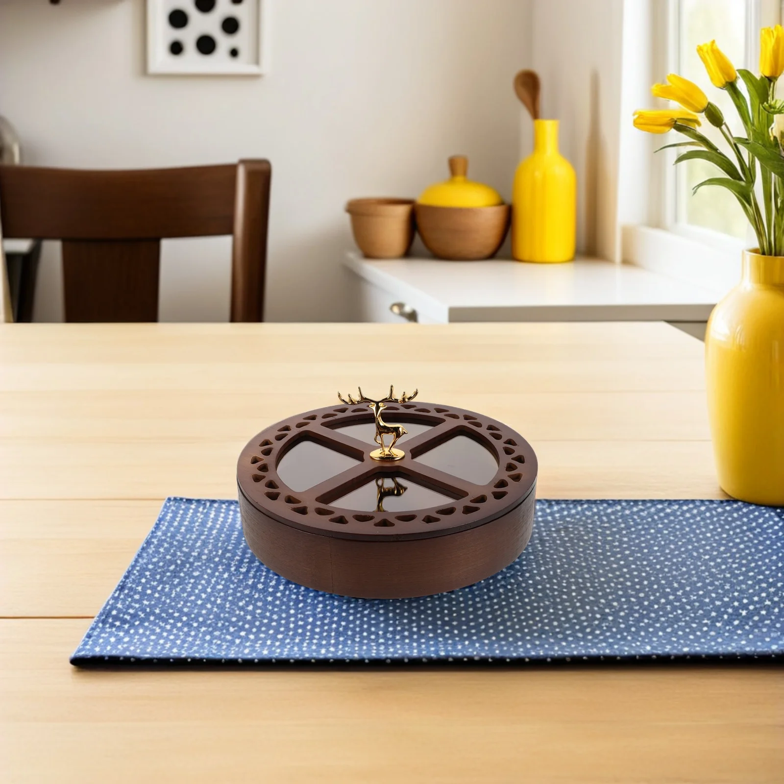 Snack Serving Tray Four Sections Covered Nut and Candy Storage Box Easy Clean Dried Fruit Bowl Ideal for Family Gatherings
Snack Serving Tray Four Sections Covered Nut and Candy Storage Box Easy Clean Dried Fruit Bowl Ideal for Family Gatherings