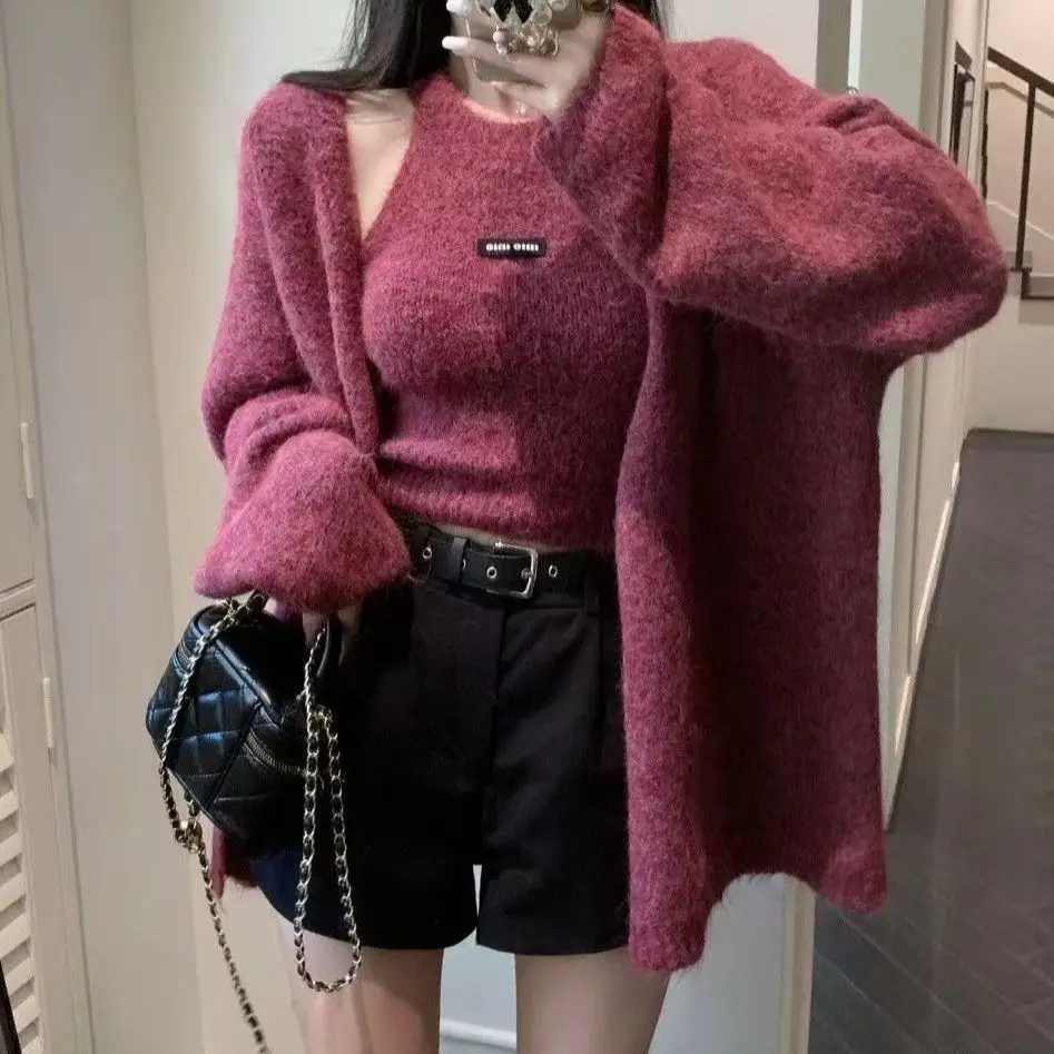 Autumn and winter knitted cardigan sweater two-piece set, autumn and winter high-end knitted vest, lazy and stylish knitted
Autumn and winter knitted cardigan sweater two-piece set, autumn and winter high-end knitted vest, lazy and stylish knitted
