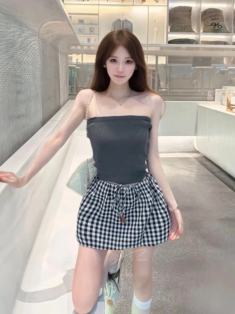 Pure Desire Retro Knitted Tube Top Floral A-Line Skirt Sexy Age-Defying Fashionable Two-Piece Set for Women Summer Season
Pure Desire Retro Knitted Tube Top Floral A-Line Skirt Sexy Age-Defying Fashionable Two-Piece Set for Women Summer Season