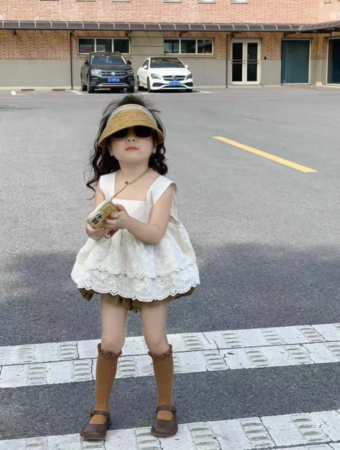 Girls Summer Outfit New Casual Lace Embroidery Doll Shirt Shorts Two-Piece Set Children's Clothing
Girls Summer Outfit New Casual Lace Embroidery Doll Shirt Shorts Two-Piece Set Children's Clothing