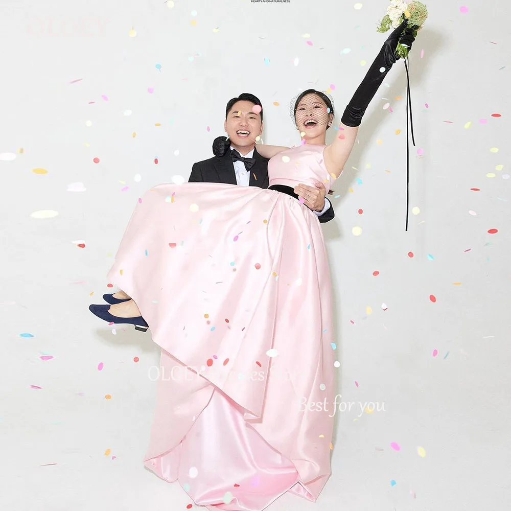 OLOEY Korea Pink Wedding Reception Dresses O-Neck Sleeveless A-line Bridal Gown Sleeveless Satin Evening Dresses Photo Shoot
OLOEY Korea Pink Wedding Reception Dresses O-Neck Sleeveless A-line Bridal Gown Sleeveless Satin Evening Dresses Photo Shoot