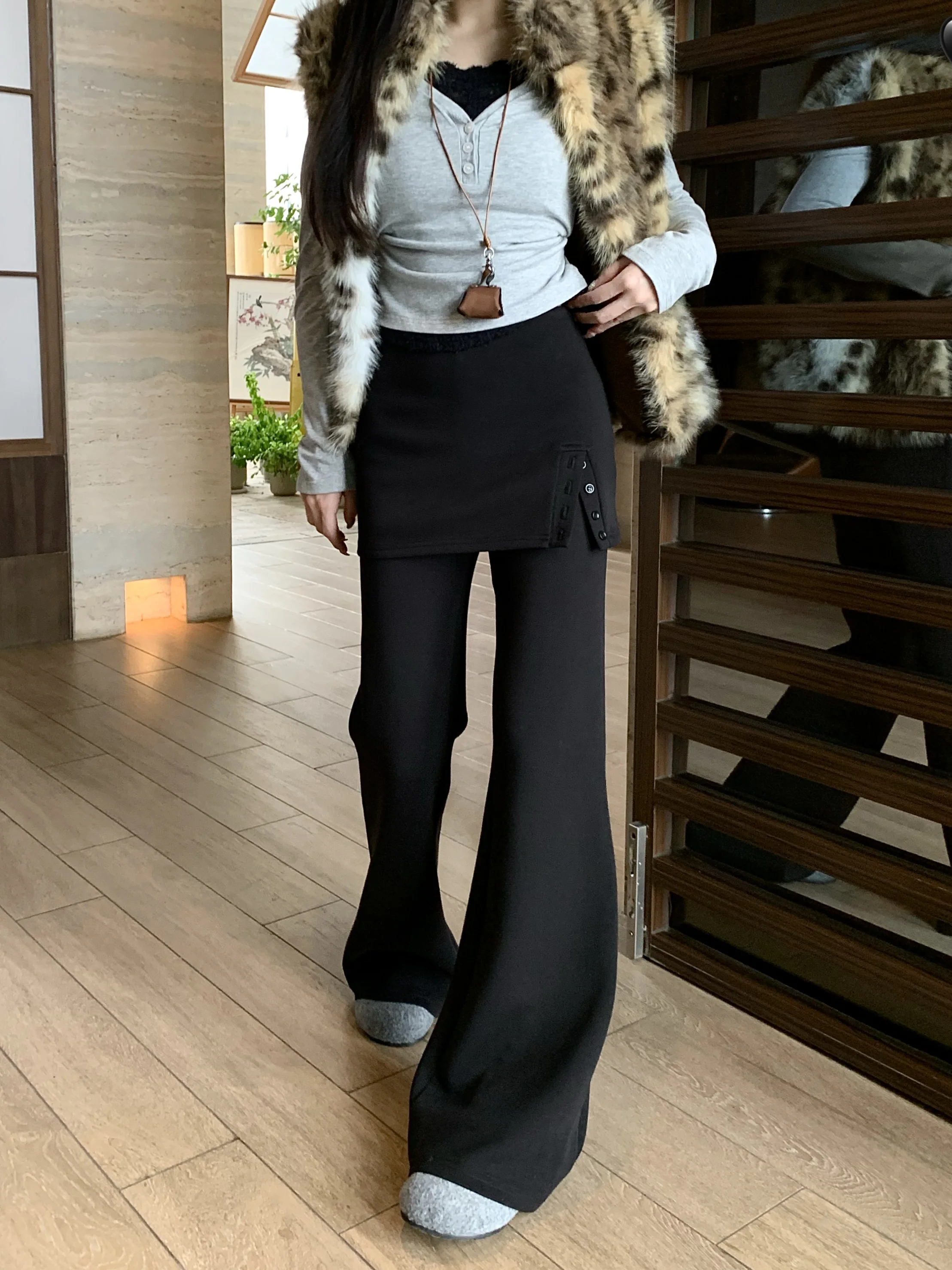 Elegant Black Bell Bottom Pants High Waist Floor Length Casual Trousers for Women Commute Style Summer New Arrival
Elegant Black Bell Bottom Pants High Waist Floor Length Casual Trousers for Women Commute Style Summer New Arrival