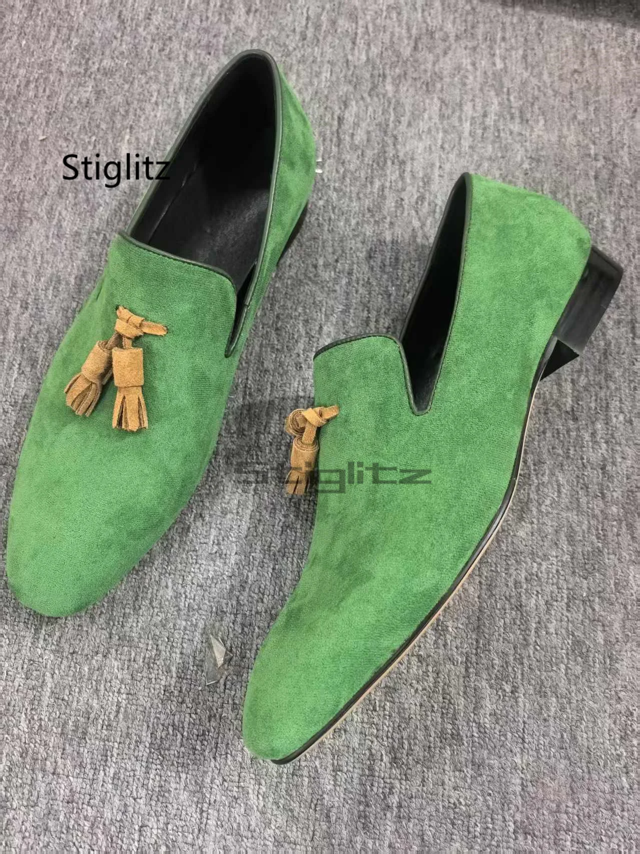 Men's Shoes Green Suede Tassel Loafers Fringe Slip On Single Shoes Comfortable Casual Flats Handmade High Quality Male Shoes
Men's Shoes Green Suede Tassel Loafers Fringe Slip On Single Shoes Comfortable Casual Flats Handmade High Quality Male Shoes