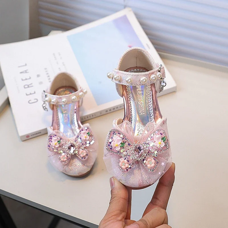 Luxury Girl Princess Dress Shoes Summer Sweet Sequins Children Causal Flat Sandals for Wedding Party Fashion Bowknot Kids Sandal
Luxury Girl Princess Dress Shoes Summer Sweet Sequins Children Causal Flat Sandals for Wedding Party Fashion Bowknot Kids Sandal
