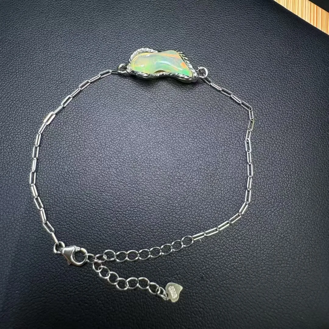 1 Pc Fengbaowu Natural Colorful Raw Opal Chain Bracelet Irregular Shape 925 Sterling Silver Fashion Jewelry Gift For Women
1 Pc Fengbaowu Natural Colorful Raw Opal Chain Bracelet Irregular Shape 925 Sterling Silver Fashion Jewelry Gift For Women