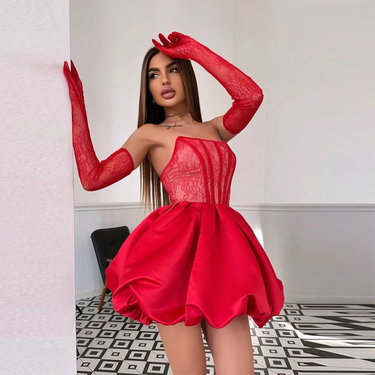 Charming Red Mini Evening Gowns Lace And Satin Strapless A Line Prom Dresses Above Knee Short Party Dress With Lace Gloves
Charming Red Mini Evening Gowns Lace And Satin Strapless A Line Prom Dresses Above Knee Short Party Dress With Lace Gloves