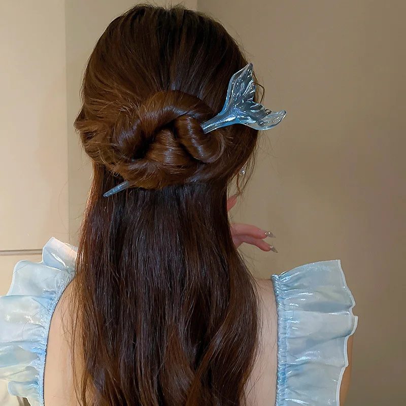 Chinese Style Blue Fish Tail Hairpin New Creative Hair Sticks Personality Acrylic Hair Clasp for Women Elegant Head Accessories
Chinese Style Blue Fish Tail Hairpin New Creative Hair Sticks Personality Acrylic Hair Clasp for Women Elegant Head Accessories