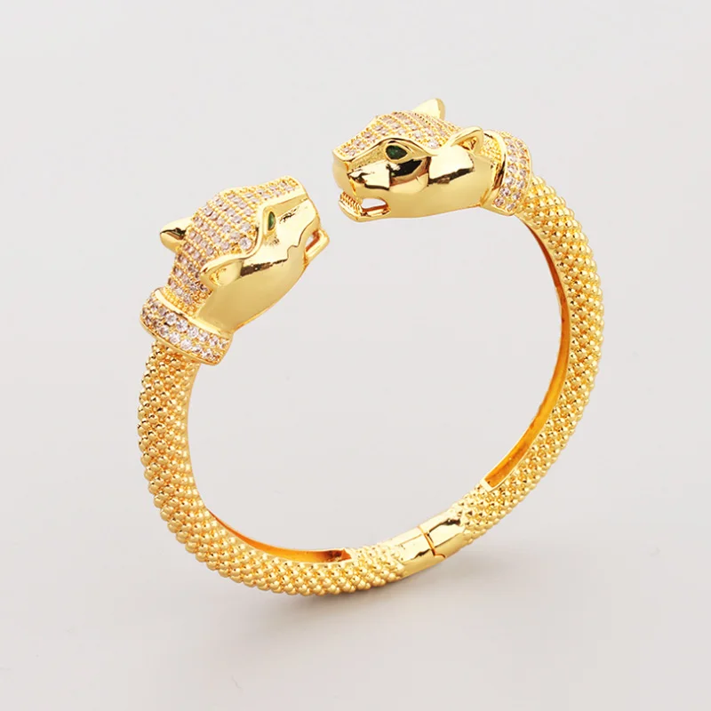 Double-Headed Leopard Titanium Bracelet European And American Fashion Personality Micro-Inlaid Zircon Luxury Retro Open Design
Double-Headed Leopard Titanium Bracelet European And American Fashion Personality Micro-Inlaid Zircon Luxury Retro Open Design