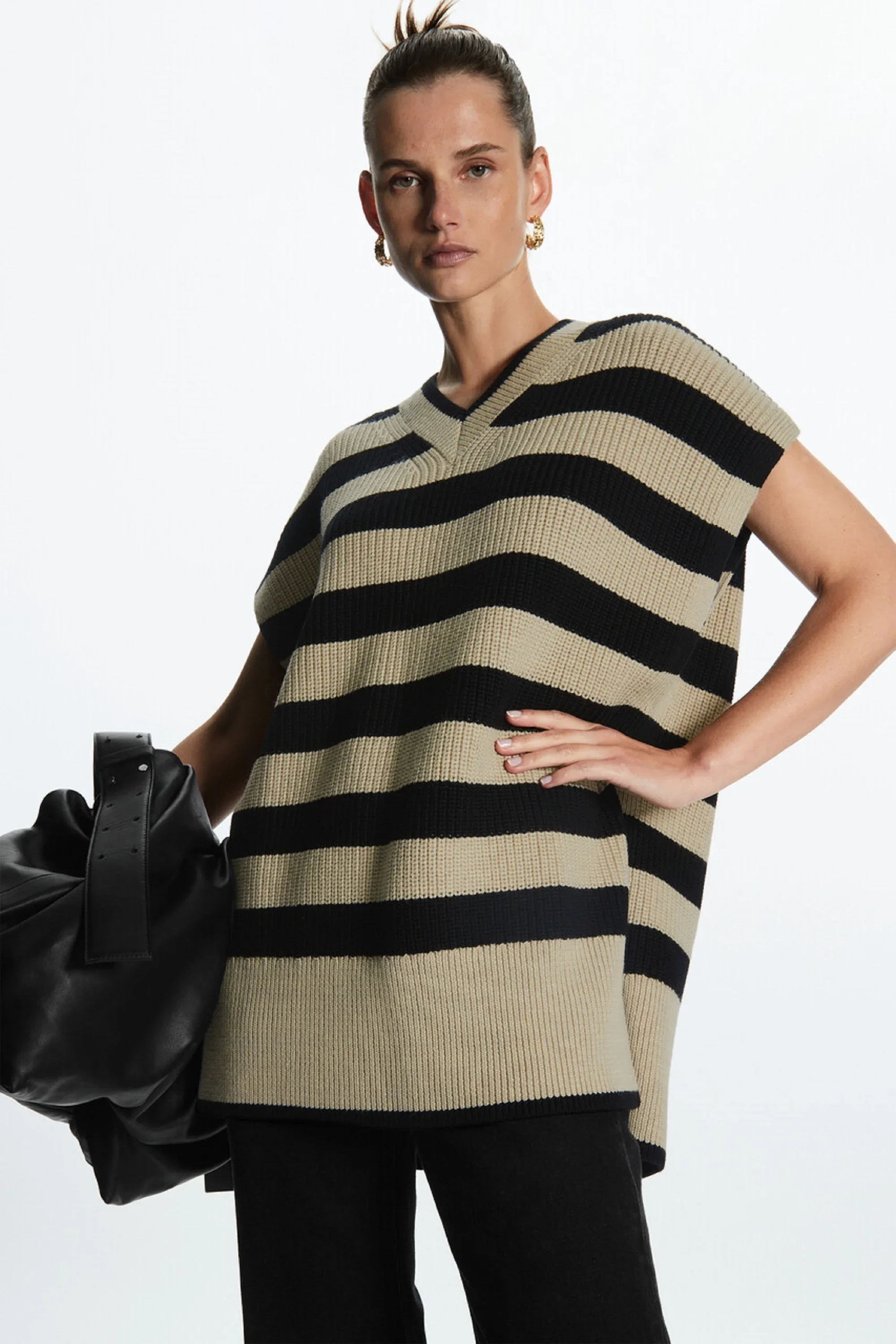 Ethereal costume 2025 cos spring new style of Ladies' fashionable casual style wool blend covered shoulder sleeve knitted vest
Ethereal costume 2025 cos spring new style of Ladies' fashionable casual style wool blend covered shoulder sleeve knitted vest