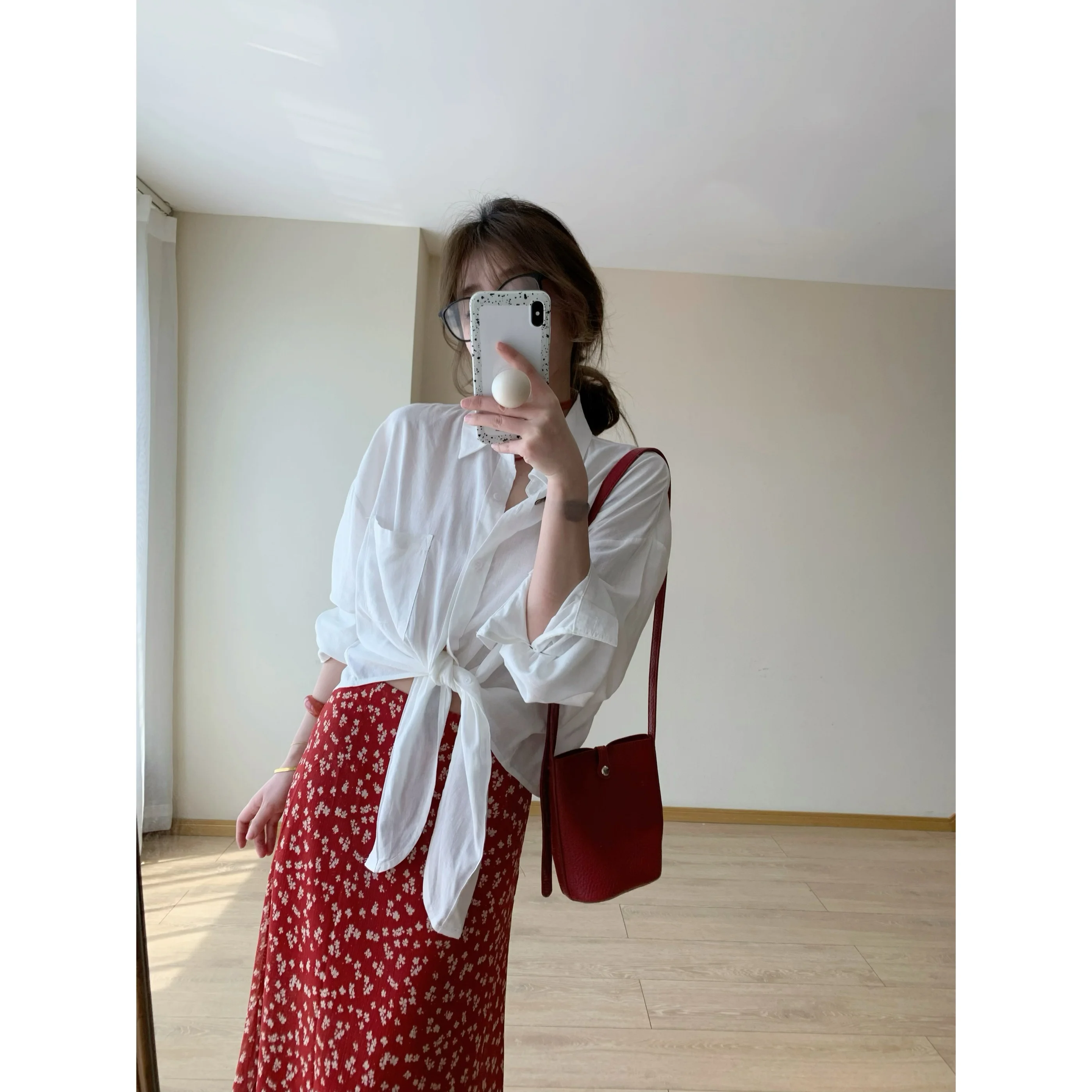 Wuli Multifunctional White Cotton Linen Shirt with Belt Design Elegant European Style Small Size Women's Premium Fashion Top
Wuli Multifunctional White Cotton Linen Shirt with Belt Design Elegant European Style Small Size Women's Premium Fashion Top