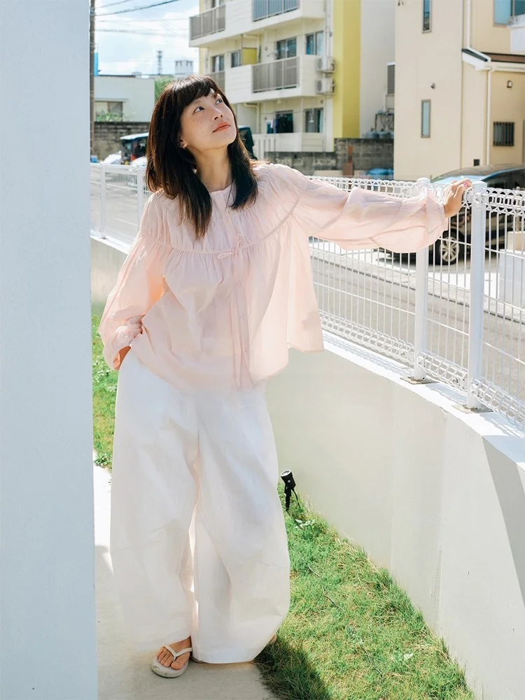 Легкая хлопковая рубашка с длинным рукавом, асимметричными складками, свободного кроя, с круглым вырезом, на пуговицах, женская повседневная рубашка, дышащая, летняя
Легкая хлопковая рубашка с длинным рукавом, асимметричными складками, свободного кроя, с круглым вырезом, на пуговицах, женская повседневная рубашка, дышащая, летняя