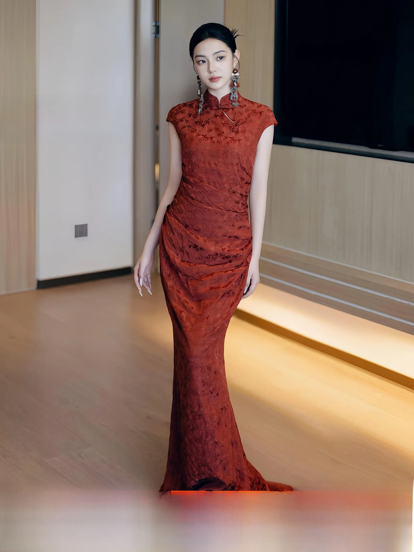 Red Wedding Dress New Chinese Style Reformed Qipao for Women Bride Gown Vintage Long Skirt Suit for Engagement And Wedding
Red Wedding Dress New Chinese Style Reformed Qipao for Women Bride Gown Vintage Long Skirt Suit for Engagement And Wedding