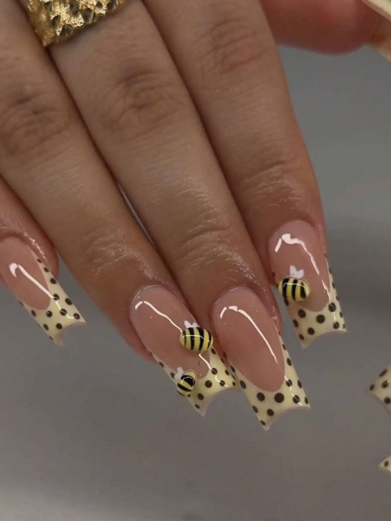 24pcs/Set Minimalist French Manicure Medium Length Shallow Yellow Polka Dot 3D Bee Design Press-On Reusable Fake Nails, Includes Nail Glue And 1 Nail File, Suitable For Office Ladies, Casual Dates, Afternoon Tea, Outdoor Activities Nail Supplies
24pcs/Set Minimalist French Manicure Medium Length Shallow Yellow Polka Dot 3D Bee Design Press-On Reusable Fake Nails, Includes Nail Glue And 1 Nail File, Suitable For Office Ladies, Casual Dates, Afternoon Tea, Outdoor Activities Nail Supplies