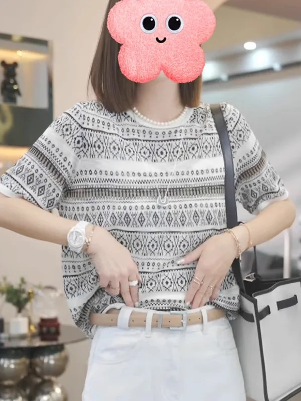 Summer New round Neck Embroidered Loose Fashion Casual Short Sleeve T Shirt Women Korean Style Versatile Slimming Thin Knitwear
Summer New round Neck Embroidered Loose Fashion Casual Short Sleeve T Shirt Women Korean Style Versatile Slimming Thin Knitwear