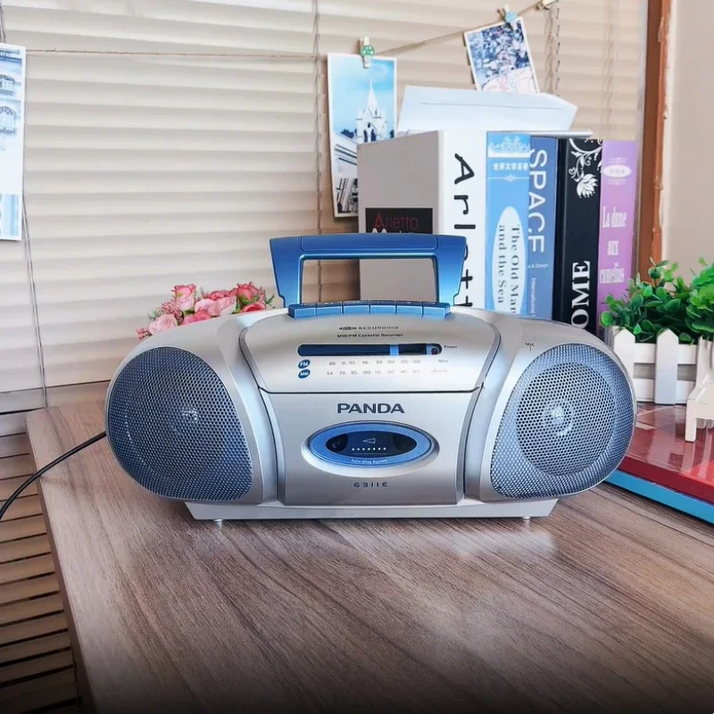 Cassette Playback Dual-band FM/MW Radio Portable Recorder Built-in Microphone Recording Two-speaker Stereo Home Tape Drive
Cassette Playback Dual-band FM/MW Radio Portable Recorder Built-in Microphone Recording Two-speaker Stereo Home Tape Drive