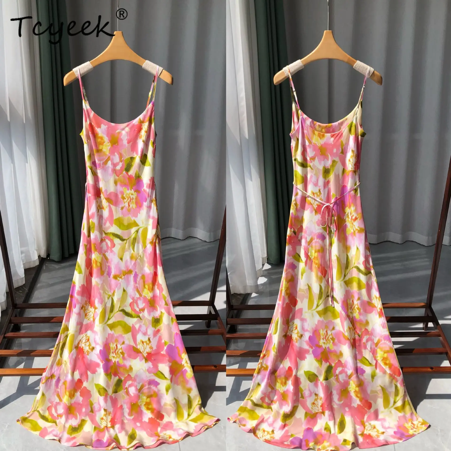 Tcyeek,17MM 100%Real Silk Sexy Sweet Dresses, Women Flower Print, Party Fashion Elegant Spaghetti Dress, 2024 Summer D455129QM
Tcyeek,17MM 100%Real Silk Sexy Sweet Dresses, Women Flower Print, Party Fashion Elegant Spaghetti Dress, 2024 Summer D455129QM