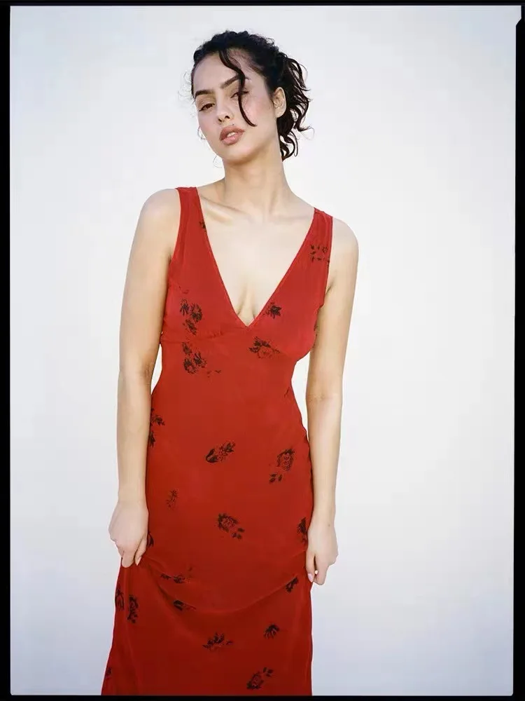 Women's Long Dresses Retro Print V-neck High Waist 2024 Spring Summer Ladies Sleeveless Temperament Robe
Women's Long Dresses Retro Print V-neck High Waist 2024 Spring Summer Ladies Sleeveless Temperament Robe