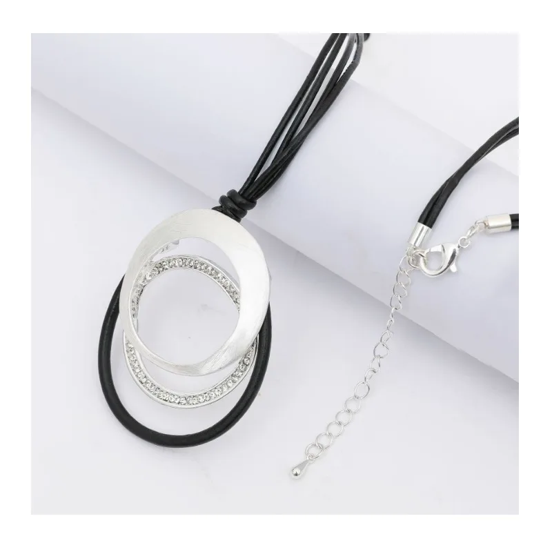 New Premium Ladies Retro Geometric Ring Necklace Sweater Chain Long Metal Pendant Trendy Versatile
New Premium Ladies Retro Geometric Ring Necklace Sweater Chain Long Metal Pendant Trendy Versatile