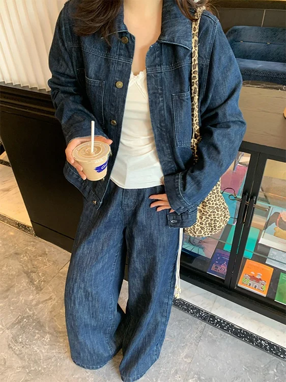 Retro Original Denim Artist Washed Minimalist Wide Leg Jeans Casual High Waist Cotton Straight Leg Pants for Young Women
Retro Original Denim Artist Washed Minimalist Wide Leg Jeans Casual High Waist Cotton Straight Leg Pants for Young Women