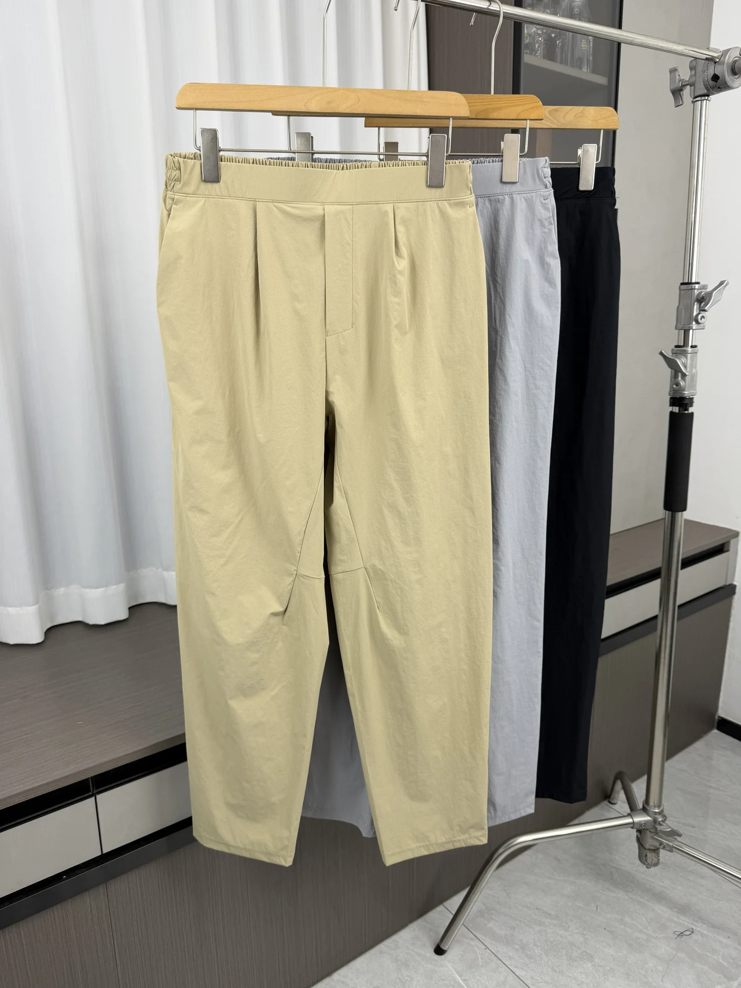Lightweight Breathable Quick Dry Outdoor Sports Casual Pants for Men Spring Summer Thin Elastic Cool Feeling Loose Fit
Lightweight Breathable Quick Dry Outdoor Sports Casual Pants for Men Spring Summer Thin Elastic Cool Feeling Loose Fit