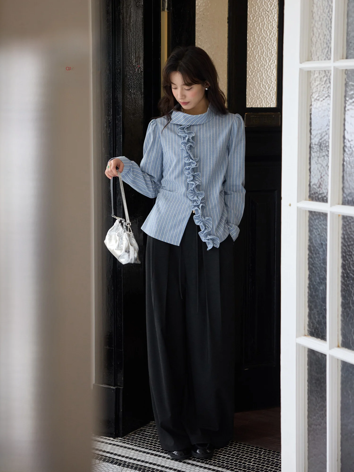 ORWhite Retro Stiff Feeling Asymmetrical Lace Trim Bubble Sve Blue Stripe Women's irt Spring Season Cotton Polyester Blend
ORWhite Retro Stiff Feeling Asymmetrical Lace Trim Bubble Sve Blue Stripe Women's irt Spring Season Cotton Polyester Blend