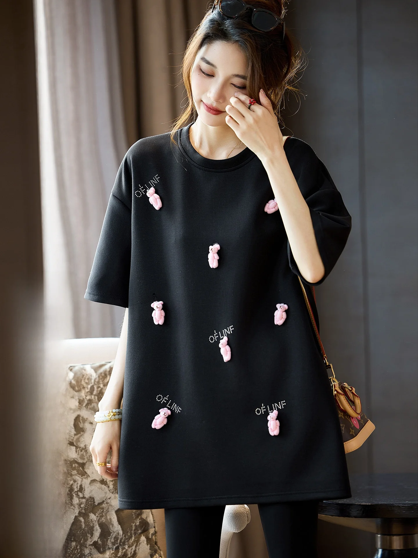 Street Style Streetwear Universal Fit Short Sleeve round Neck T-shirt Women's plus Size Spring New Fashion Black Rhinestone S...
Street Style Streetwear Universal Fit Short Sleeve round Neck T-shirt Women's plus Size Spring New Fashion Black Rhinestone S...