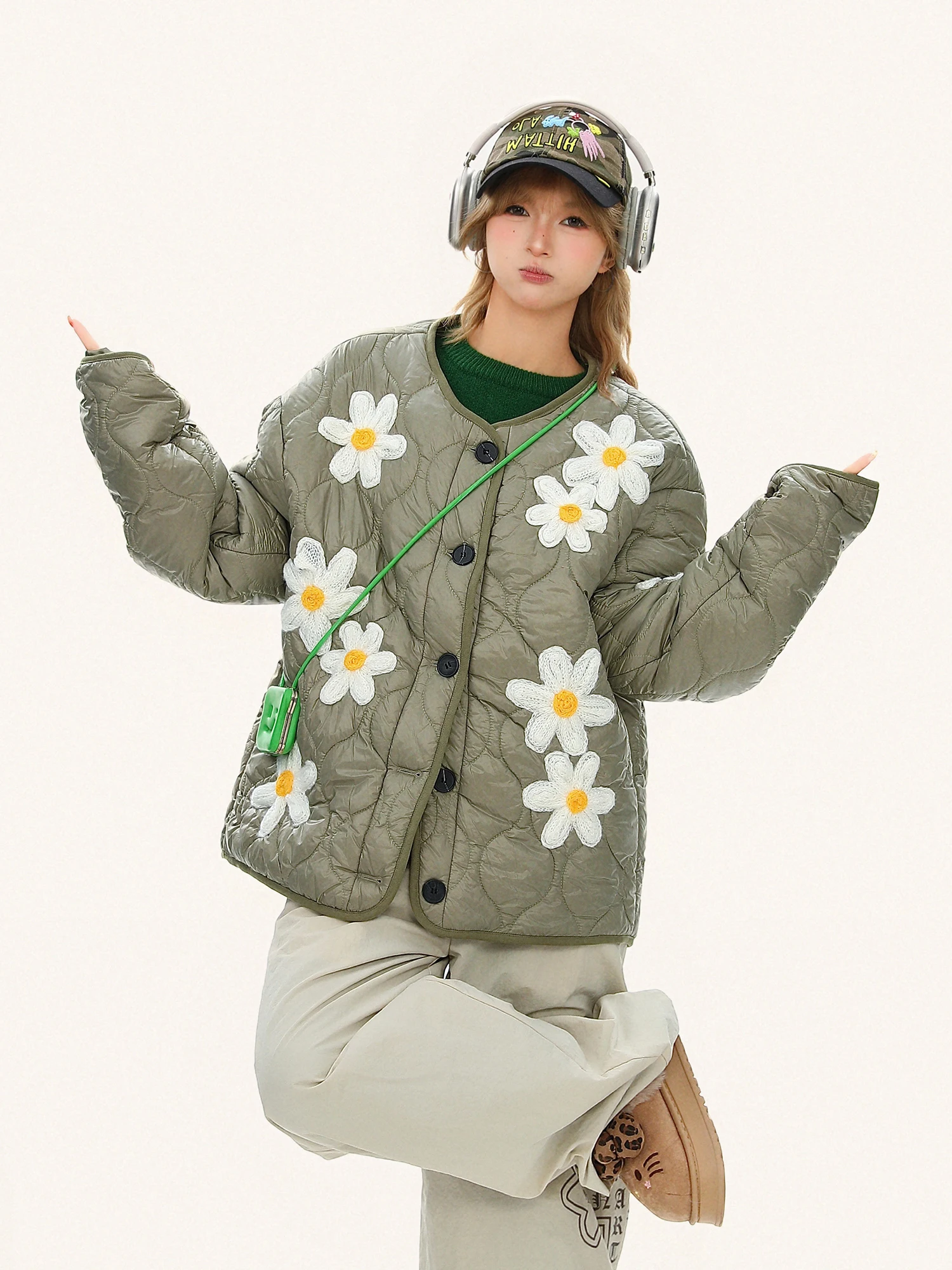 Ladies Thiened Cotton Jaet Floral Patchwork Embroidered Casual Sle Stand Fit Winter Warm Outerwear Button Closure
Ladies Thiened Cotton Jaet Floral Patchwork Embroidered Casual Sle Stand Fit Winter Warm Outerwear Button Closure