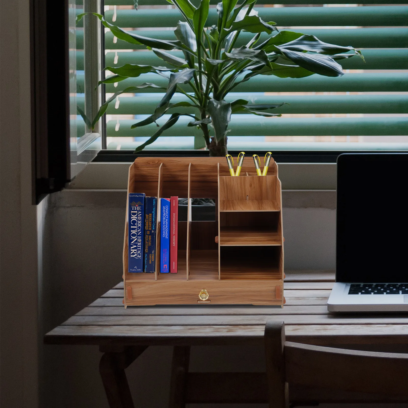 1Pcs Retro Style Wooden Sundries Storage Container with Smooth Surface Strong Load Bearing Desktop Drawer Box for Home
1Pcs Retro Style Wooden Sundries Storage Container with Smooth Surface Strong Load Bearing Desktop Drawer Box for Home