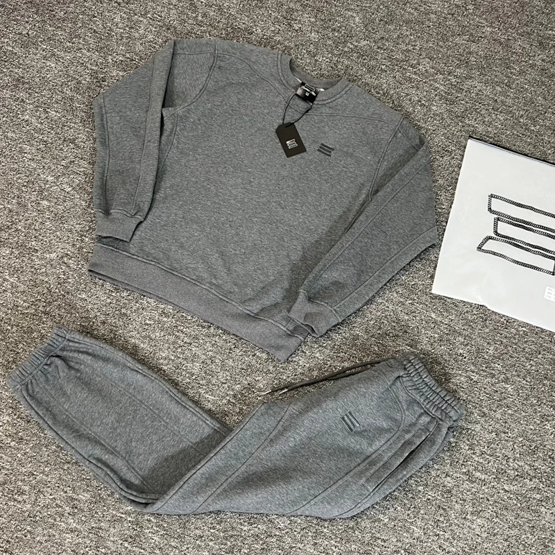 Dark Grey Embroidery Kroen Hoodie Sweatpants Winter Fashion Retro Clothes High Street Classic Patchwork Pullover Men Women
Dark Grey Embroidery Kroen Hoodie Sweatpants Winter Fashion Retro Clothes High Street Classic Patchwork Pullover Men Women