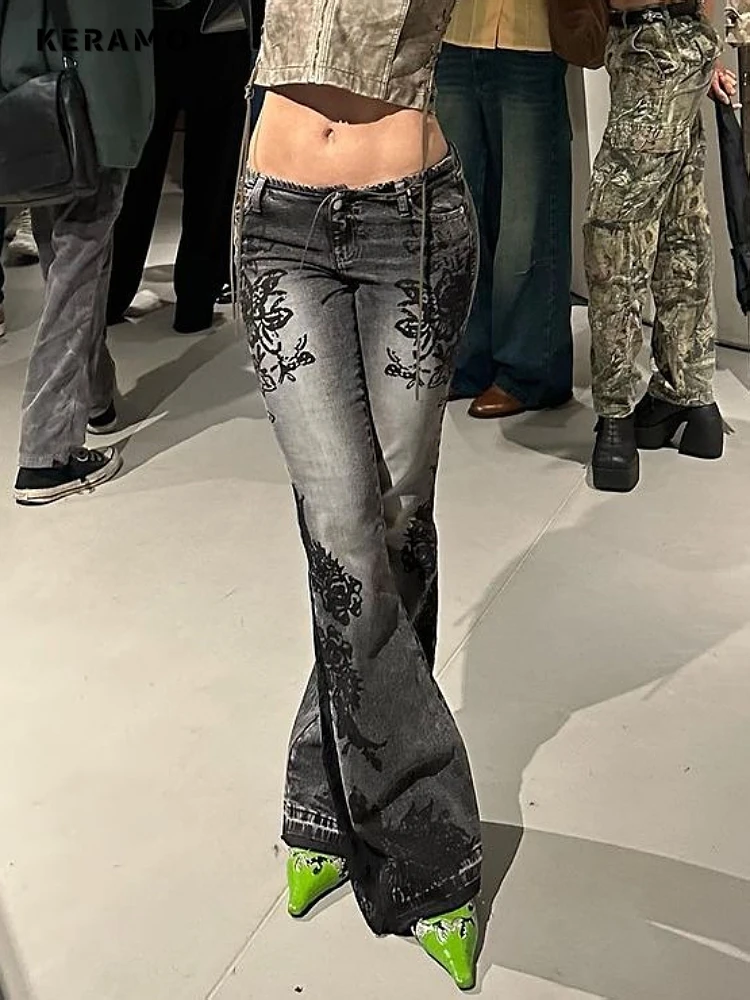 Streetwear y2k Flare Jeans Distressed 2000s Floral Print Low Rise Slim Denim Pants Korean Women Trousers Retro Mom Jeans
Streetwear y2k Flare Jeans Distressed 2000s Floral Print Low Rise Slim Denim Pants Korean Women Trousers Retro Mom Jeans