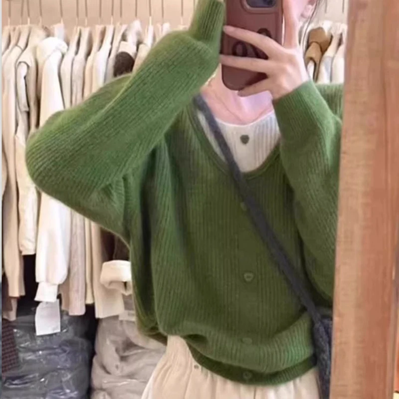 Корейский однотонный искусственный двухсекционный пуловер с v-образным вырезом для женщин, осень-зима, уникальный свободный вязаный топ, модная женская одежда
Корейский однотонный искусственный двухсекционный пуловер с v-образным вырезом для женщин, осень-зима, уникальный свободный вязаный топ, модная женская одежда