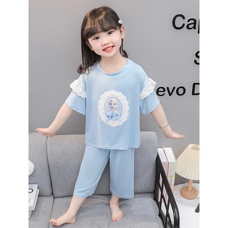 Пижамный комплект «Принцесса Эльза» из двух предметов, летняя новинка 2026 года, с милым мультяшным принтом, с коротким рукавом, круглым вырезом, пуловер и брюки на резинке
Пижамный комплект «Принцесса Эльза» из двух предметов, летняя новинка 2026 года, с милым мультяшным принтом, с коротким рукавом, круглым вырезом, пуловер и брюки на резинке