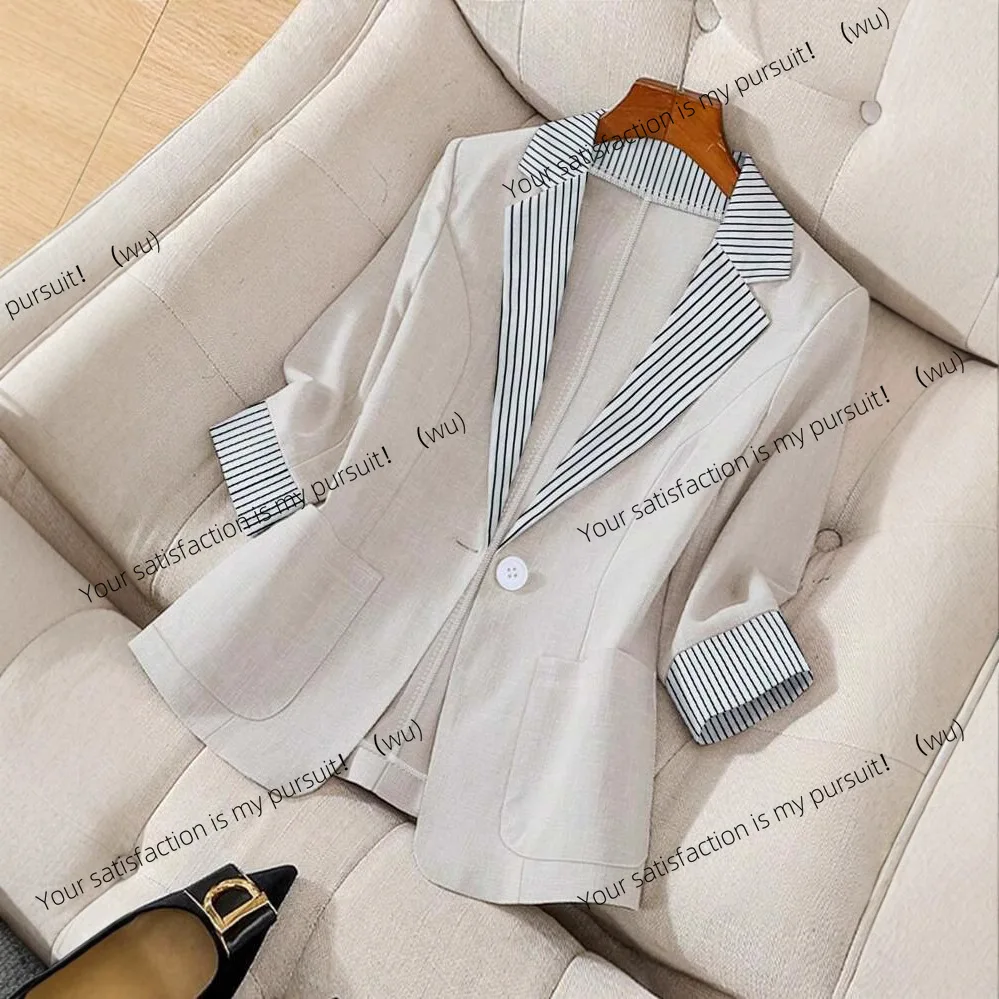 New women's British style top loose and thin striped lapel front shoulder blazer
New women's British style top loose and thin striped lapel front shoulder blazer