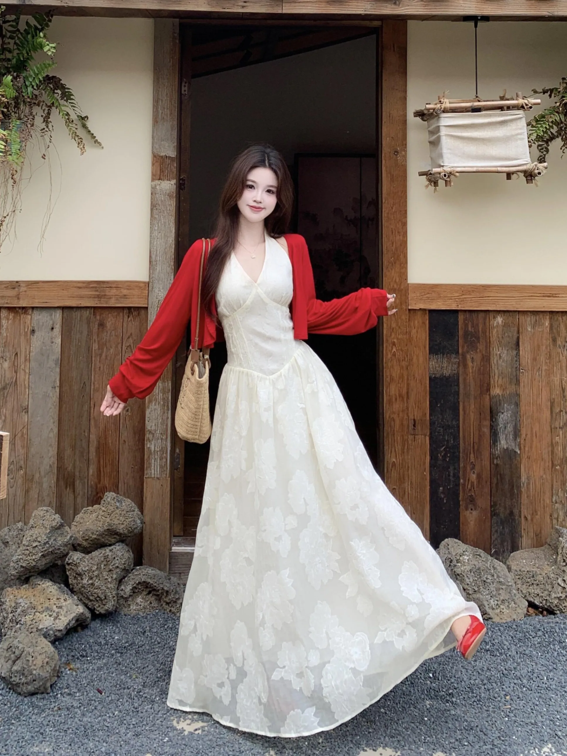 plus Size Women's Summer V-Neck Floral Embroidery Dress A-Line Long Dress Neck Hanging Belted Waist Slimming French Style Dress
plus Size Women's Summer V-Neck Floral Embroidery Dress A-Line Long Dress Neck Hanging Belted Waist Slimming French Style Dress