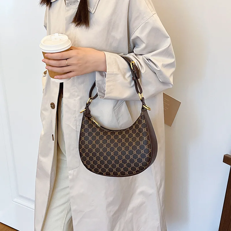 High Quality Large Capacity Shopping Shoulder Bag Adjustable Strap Solid Color Female Handbag Retro Casual Zipper Underarm Bags
High Quality Large Capacity Shopping Shoulder Bag Adjustable Strap Solid Color Female Handbag Retro Casual Zipper Underarm Bags