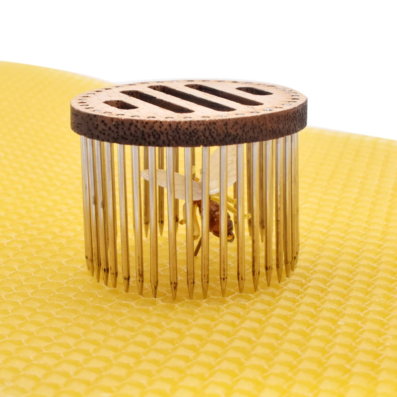 Steel Bee Cage for Beekeeping,Queen Needle Type Cage,Beekeeper Apiculture,Catching Catcher Equipment, Beekeeping Tools,2 PCs/LoT
Steel Bee Cage for Beekeeping,Queen Needle Type Cage,Beekeeper Apiculture,Catching Catcher Equipment, Beekeeping Tools,2 PCs/LoT